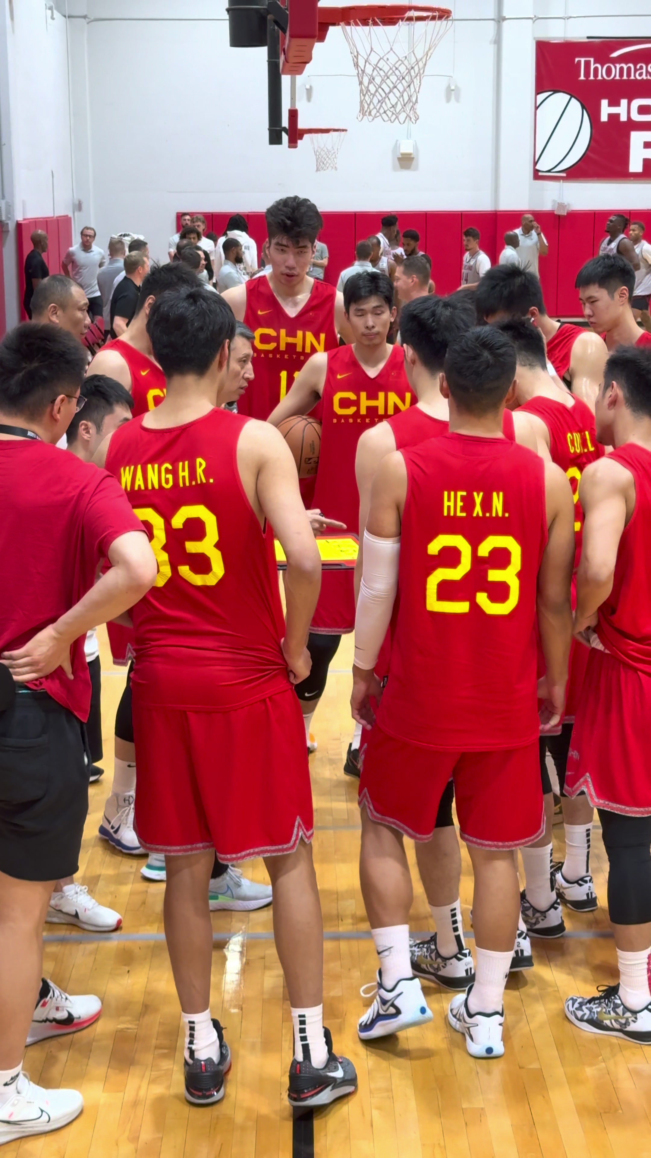 中国男篮与NBA骑士内部教学赛的一些片段和集锦！小杨这场打得